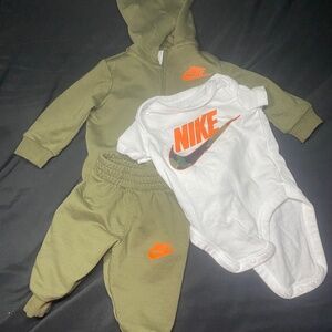 Nike pants set for baby